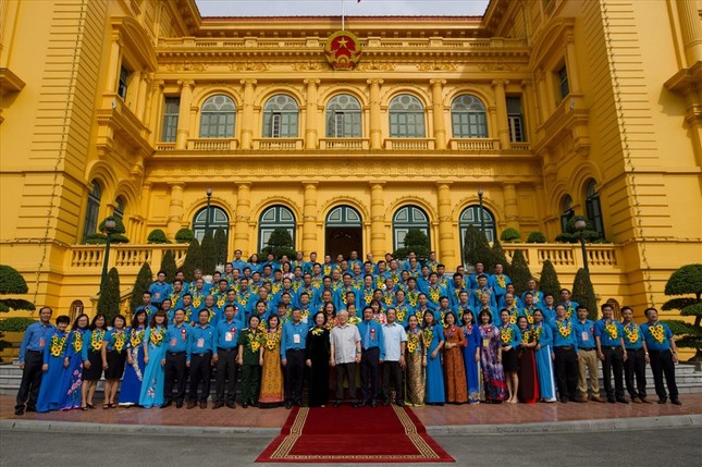 Tổng Bí thư, Chủ tịch nước gặp mặt Đoàn đại biểu Chủ tịch công đoàn cơ sở tiêu biểu ảnh 7