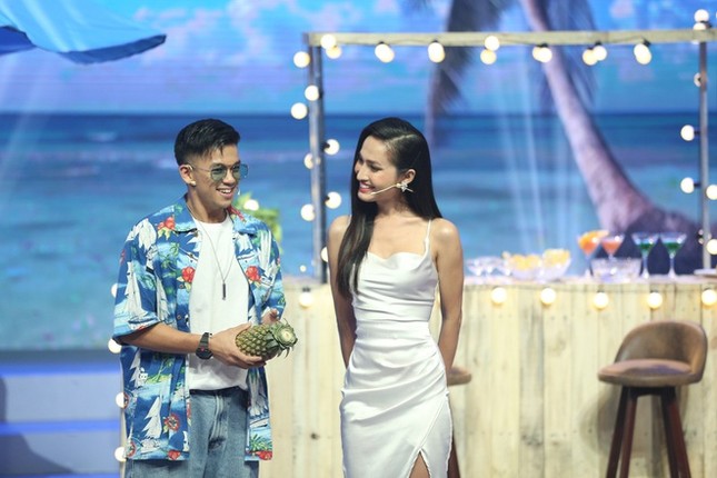 Trọng Hiếu: 'Mẹ ngỡ ngàng khi tôi hẹn hò hoa hậu chuyển giới' ảnh 2