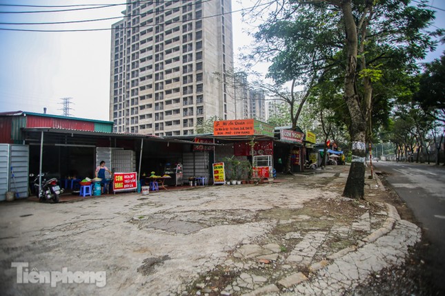 Cận cảnh cuộc sống của người dân gần khu cách ly ảnh 7