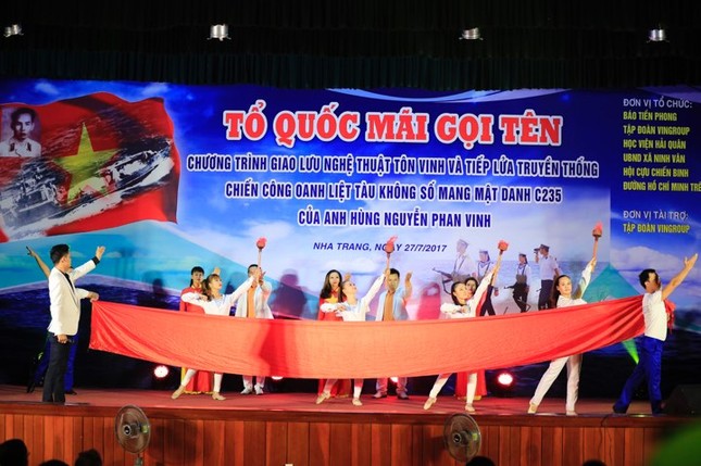 Tổ quốc mãi gọi tên ảnh 2