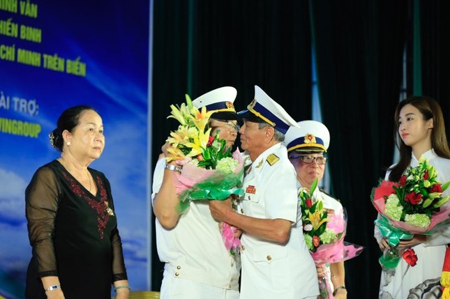 Tổ quốc mãi gọi tên ảnh 19
