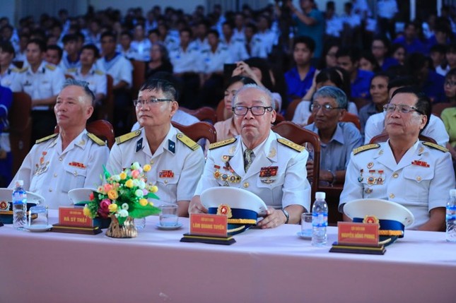 Tổ quốc mãi gọi tên ảnh 7