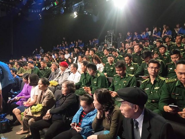 Thủ tướng trao giải thưởng Gương mặt trẻ Việt Nam tiêu biểu năm 2017 ảnh 5