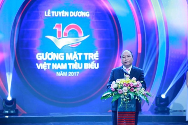 Thủ tướng trao giải thưởng Gương mặt trẻ Việt Nam tiêu biểu năm 2017 ảnh 37