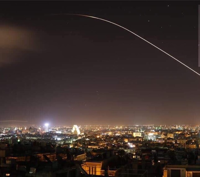 Mỹ, Anh, Pháp tấn công tên lửa Syria ảnh 4