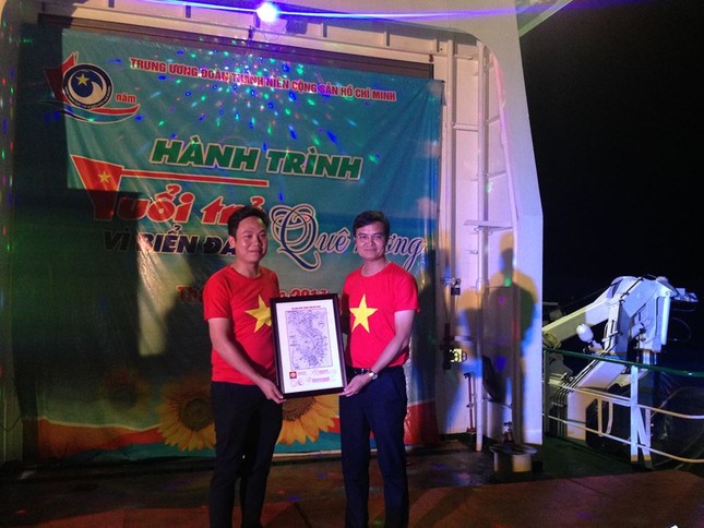 Mang tinh thần, ý chí, quyết tâm của Trường Sa đến tuổi trẻ cả nước ảnh 2