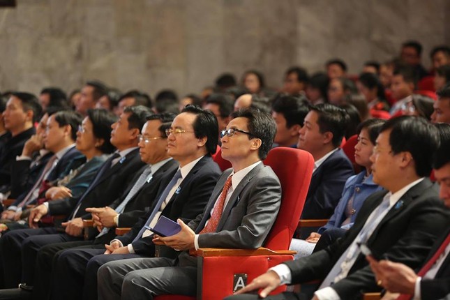 Phó Thủ tướng Vũ Đức Đam đối thoại với đại biểu Hội Sinh viên ảnh 12
