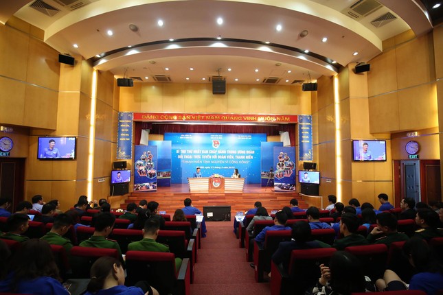 Bí thư thứ nhất TƯ Đoàn Lê Quốc Phong đối thoại với đoàn viên, thanh niên ảnh 29
