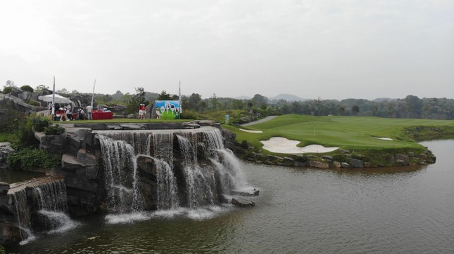 Ai là nhà vô địch Tiền Phong Golf Championship mùa thứ ba? ảnh 45