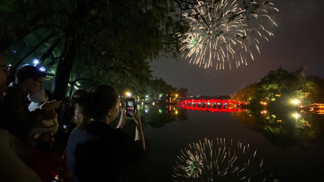 Cả nước đón Giao thừa Canh Tý 2020 ảnh 65