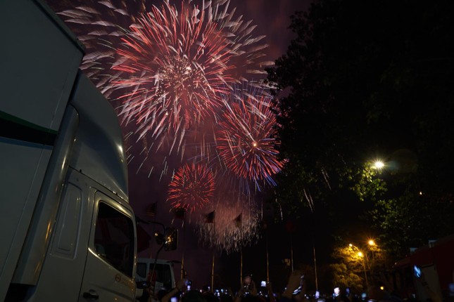 Cả nước đón Giao thừa Canh Tý 2020 ảnh 73