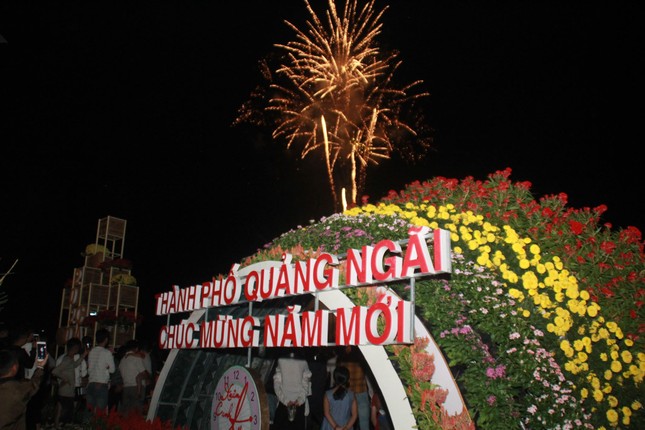 Cả nước đón Giao thừa Canh Tý 2020 ảnh 75