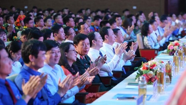 Tuyên dương 401 đại biểu thanh niên tiên tiến làm theo lời Bác ảnh 16