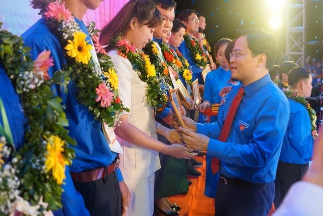 Tuyên dương 401 đại biểu thanh niên tiên tiến làm theo lời Bác ảnh 27