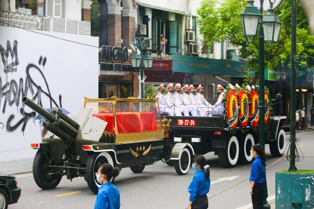Lễ an táng nguyên Tổng Bí thư Lê Khả Phiêu ảnh 9