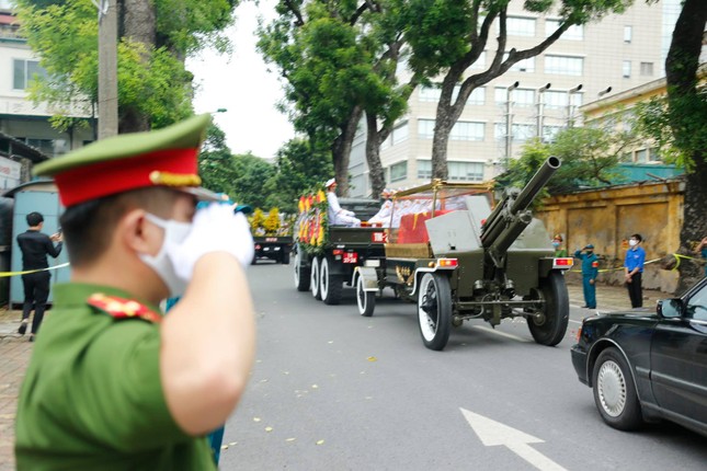 Lễ an táng nguyên Tổng Bí thư Lê Khả Phiêu ảnh 5