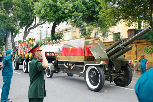 Lễ an táng nguyên Tổng Bí thư Lê Khả Phiêu ảnh 6