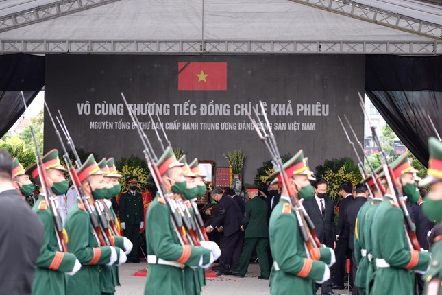 Lễ an táng nguyên Tổng Bí thư Lê Khả Phiêu ảnh 27