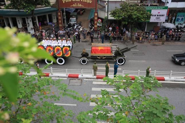 Lễ an táng nguyên Tổng Bí thư Lê Khả Phiêu ảnh 12