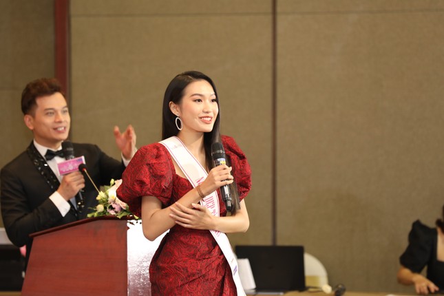 Top 3 Hoa hậu Việt Nam 2020 rạng rỡ gặp gỡ báo giới sau đêm đăng quang ảnh 19