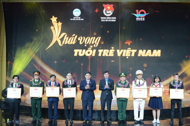Gương mặt trẻ Việt Nam tiêu biểu và khát vọng dựng xây đất nước hùng cường ảnh 39