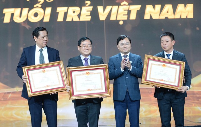 Gương mặt trẻ Việt Nam tiêu biểu và khát vọng dựng xây đất nước hùng cường ảnh 24