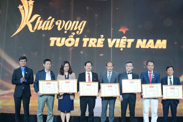 Gương mặt trẻ Việt Nam tiêu biểu và khát vọng dựng xây đất nước hùng cường ảnh 25