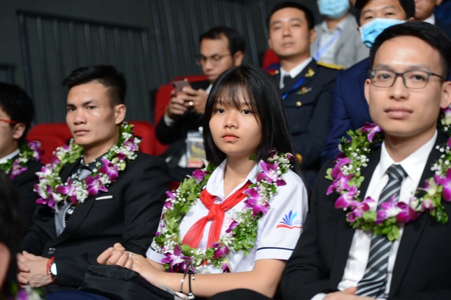 Gương mặt trẻ Việt Nam tiêu biểu và khát vọng dựng xây đất nước hùng cường ảnh 16