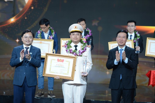 Gương mặt trẻ Việt Nam tiêu biểu và khát vọng dựng xây đất nước hùng cường ảnh 40