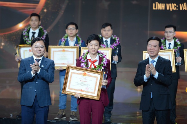 Gương mặt trẻ Việt Nam tiêu biểu và khát vọng dựng xây đất nước hùng cường ảnh 46