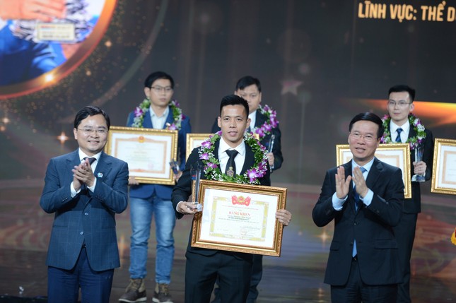 Gương mặt trẻ Việt Nam tiêu biểu và khát vọng dựng xây đất nước hùng cường ảnh 44