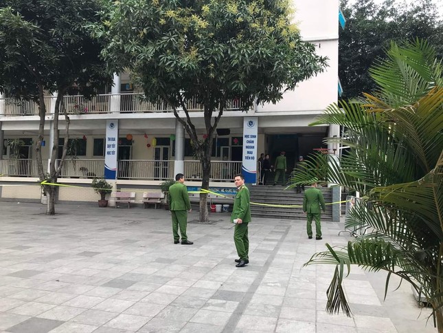 Hà Nội: Cháy trong Trường Tiểu học Yên Hoà ảnh 3