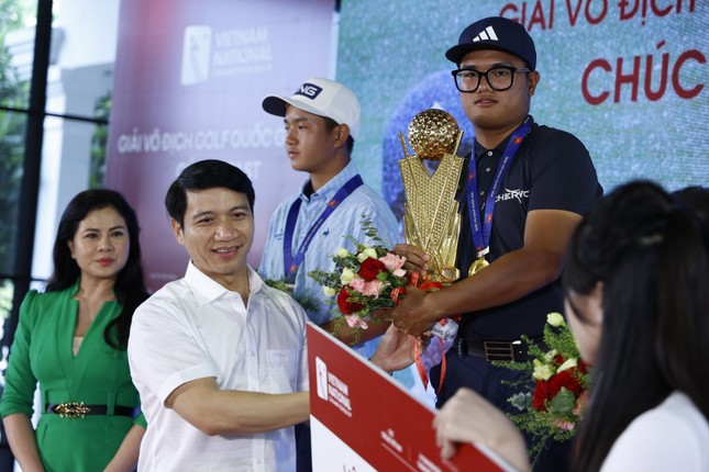 Trao cúp Vô địch Golf Quốc gia năm 2023 - Cúp VinFast ảnh 10