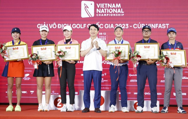 Trao cúp Vô địch Golf Quốc gia năm 2023 - Cúp VinFast ảnh 6