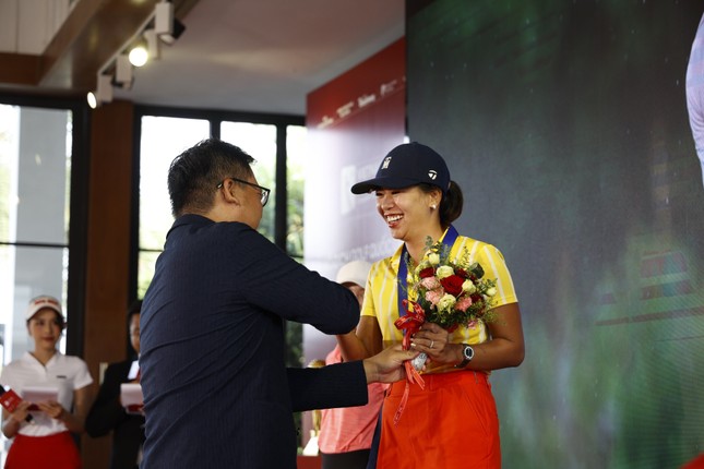 Trao cúp Vô địch Golf Quốc gia năm 2023 - Cúp VinFast ảnh 7