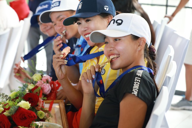 Trao cúp Vô địch Golf Quốc gia năm 2023 - Cúp VinFast ảnh 4