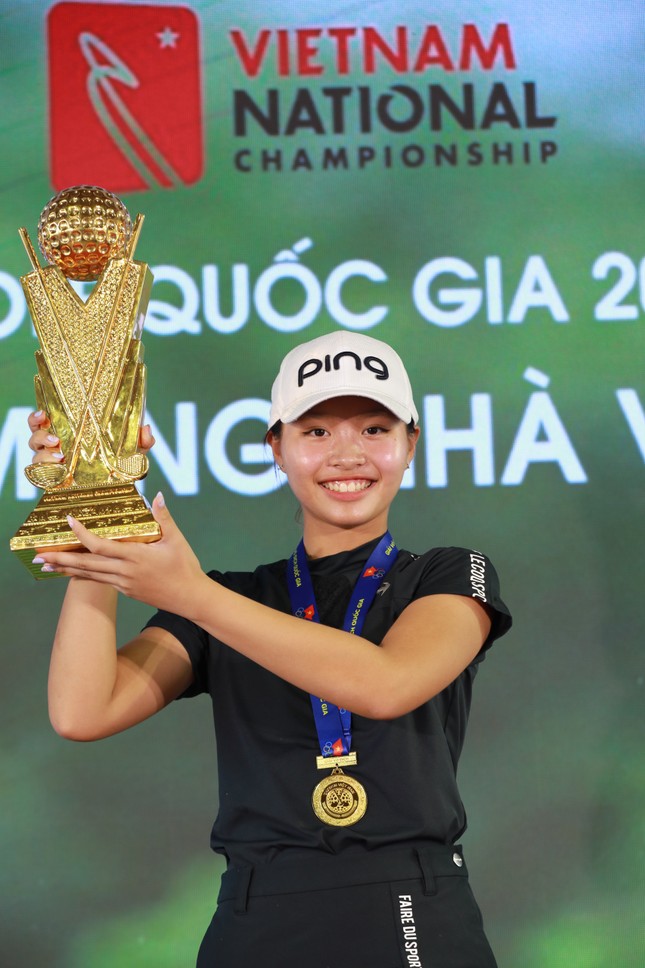 Trao cúp Vô địch Golf Quốc gia năm 2023 - Cúp VinFast ảnh 2