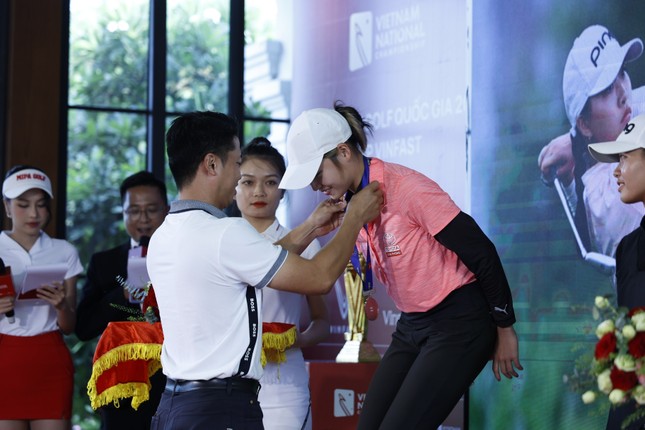 Trao cúp Vô địch Golf Quốc gia năm 2023 - Cúp VinFast ảnh 8