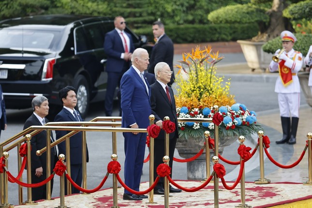 Tổng thống Mỹ Joe Biden chính thức chuyến thăm hỏi cung cấp Nhà nước cho tới VN hình họa 10