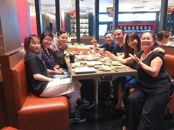 Bố mẹ MC Hoàng Linh rất yêu quý con rể tương lại ảnh 3