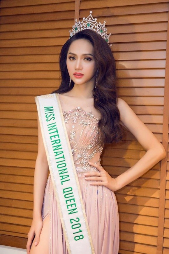 Hương Giang chưa thể về Việt Nam, nói lời cảm ơn nghệ sĩ Trung Dân ảnh 1