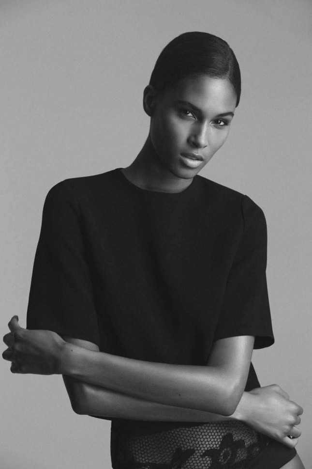 Siêu mẫu Cindy Bruna chụp khoả thân đẹp nuột nà không tỳ vết ảnh 9