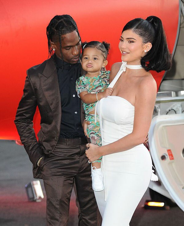 Em gái tỷ phú của Kim Kardashian tung ảnh nóng bỏng ảnh 11