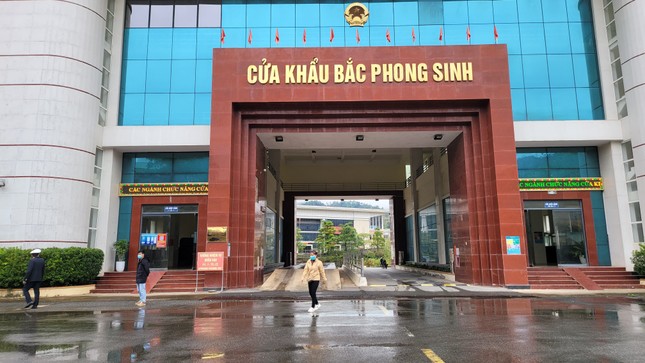 Lý do cửa khẩu Bắc Phong Sinh vắng ngắt khi thông thương biên giới Việt - Trung ảnh 1