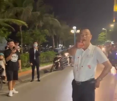 Trưởng Công an phường rượu say chửi đánh dân bị điều xuống làm trực ban ảnh 1