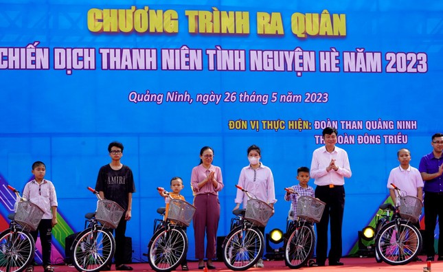 Hỗ trợ nguồn lực xây công trình thanh niên tại huyện Cô Tô ảnh 7