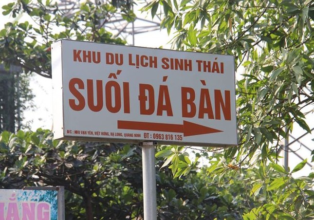 Tháo dỡ khu du lịch 'mọc' trái phép bên suối ở Quảng Ninh ảnh 3