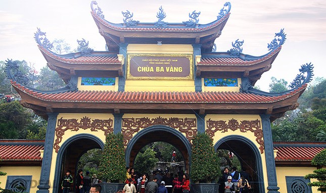 Thấy gì trên trang web chùa Ba Vàng? ảnh 1