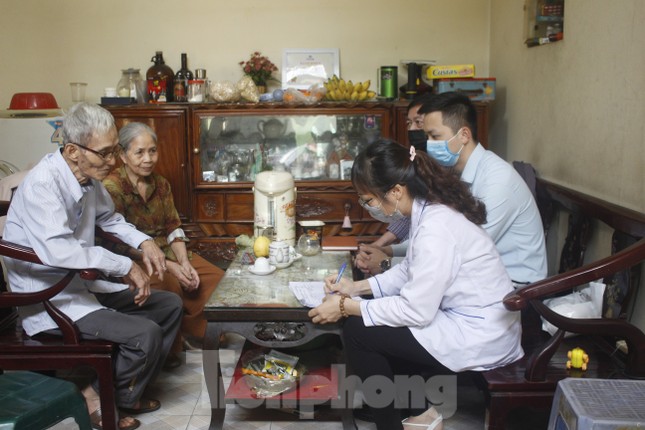 Hơn 300 nghìn người dân Hạ Long được kiểm tra y tế ảnh 2