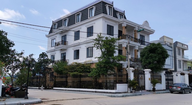 Nhiều công trình xây dựng trái phép trên đất quốc phòng ảnh 2